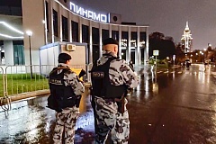 В Москве сотрудники Росгвардии обеспечили охрану общественного порядка во время матча КХЛ между командами «Динамо М» и ЦСКА